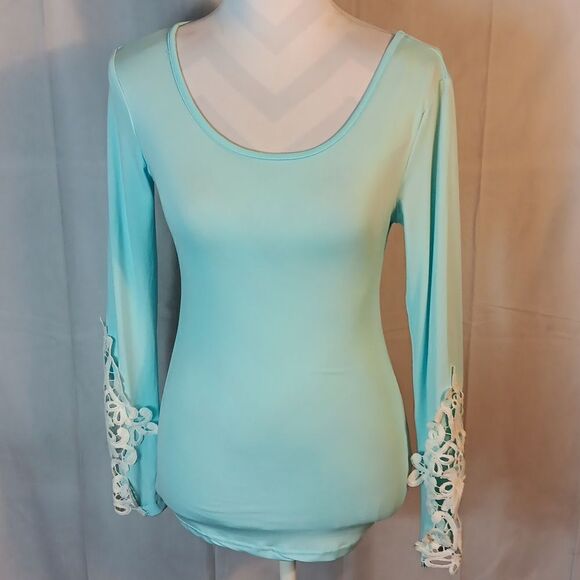 Mint Green Lace Sleeve Women's Top - Picture 2 of 8